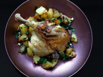 confit de canard en conserve. Fabrication pr&egrave;s de Brive en Corr&egrave;ze