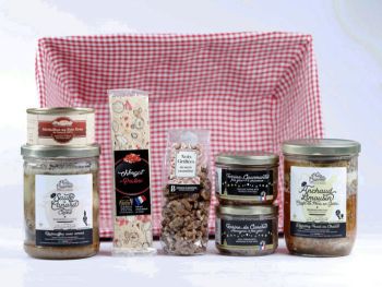 Panier garni artisanal osier vichy rouge CSE cadeau d'affaires cadeau d'anniversaire La Combe de Job Objat Brive Corr&egrave;ze Nouvelle Aquitaine
