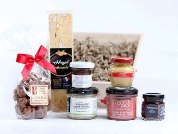 Corbeille carr&eacute;e peuplier d&eacute;cor coquelicot coffret v&eacute;g&eacute;tarien gourmand La Combe de Job Brive Corr&egrave;ze : houmous betterave ch&egrave;vre nougat moutarde noix chocolat figues