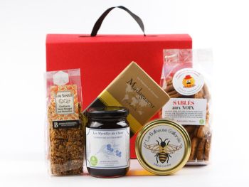 Coffret gourmand sucré corrézien – idée cadeau douceur artisanale avec chocolat, sablés, miel et confiture de Brive.