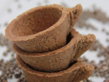 Tasses &agrave; croquer aux lentilles vertes bio ap&eacute;ro dinatoire originale : Sans gluten, pr&ecirc;tes &agrave; garnir boutique La Combe de Job &agrave; Brive